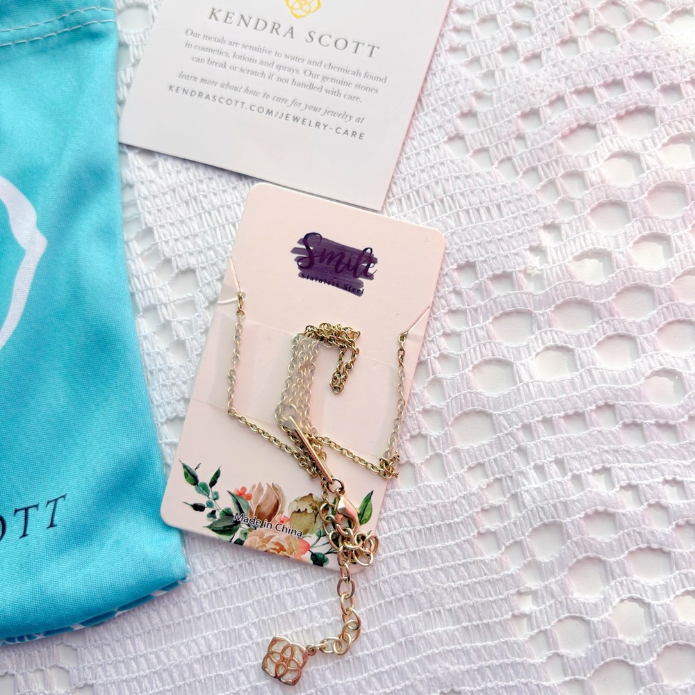 Kendra Scott Elisa Gold Chain Necklace Magenta stone 15-17" Length With Bag 🤍✨ - Picture 3 of 4